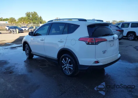 2017 Toyota Rav4 Le z USA, uszkodzony, nr VIN 2T3ZFREV2HW315081
